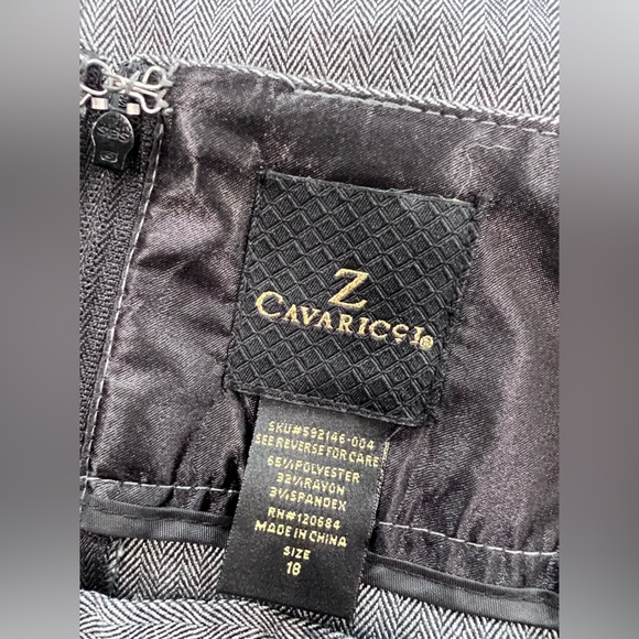 Z Cavaricci Gray Pencil Skirt with Black Lace Detail - Picture 3 of 3